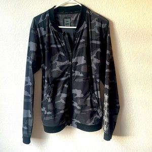 RVCA Camouflage Jacket with Front Pockets Size Medium